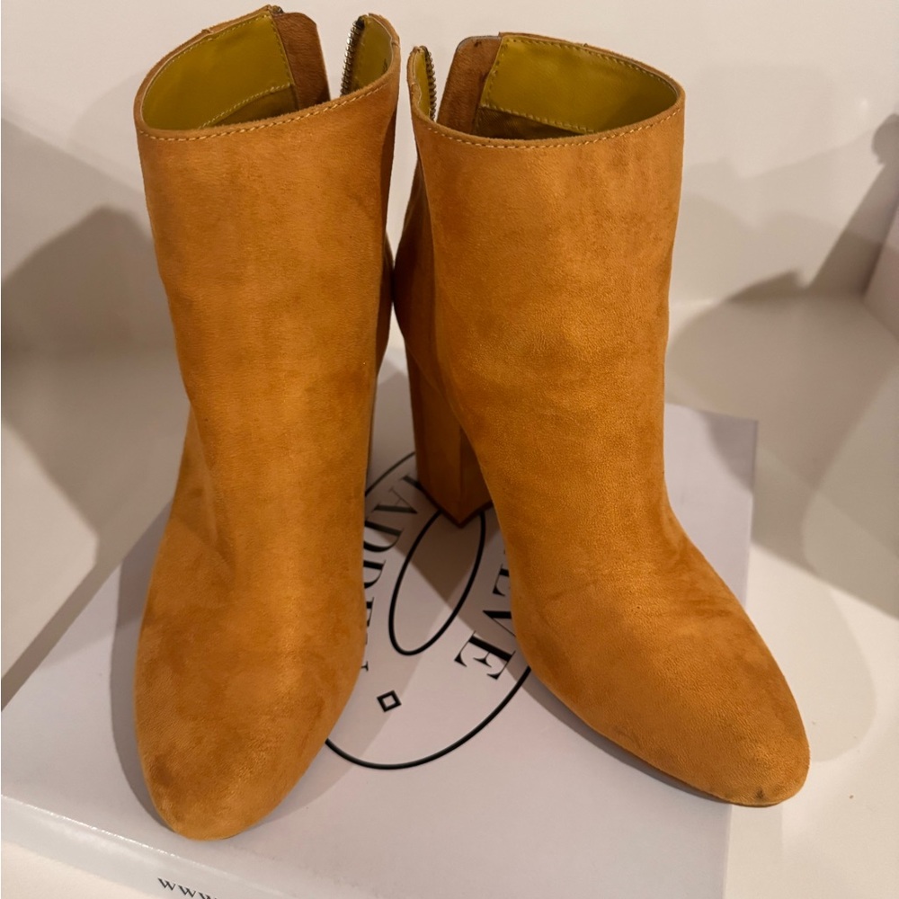 Steve Madden Mustard Yellow Heeled Boots with Gold Zipper